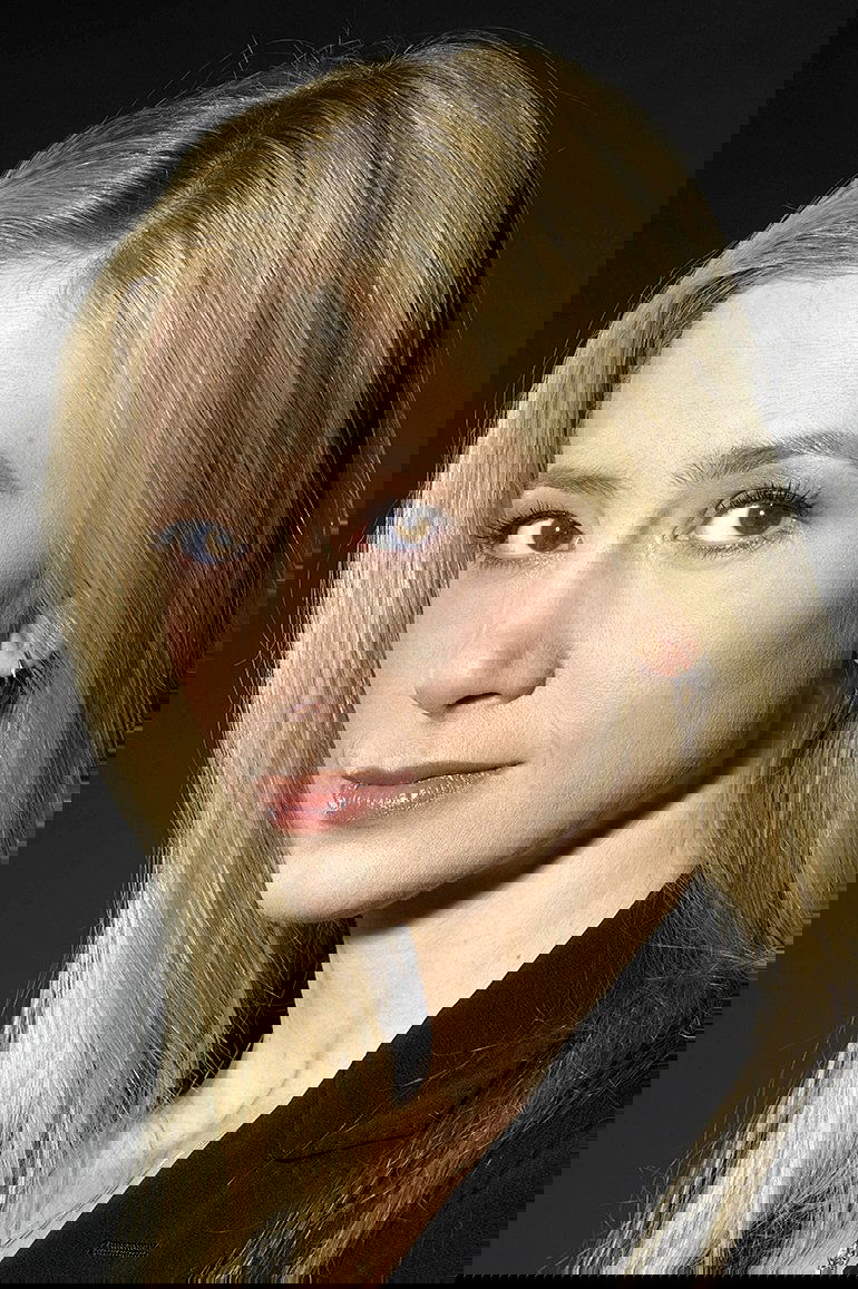 Mira Sorvino - Self (archive footage)