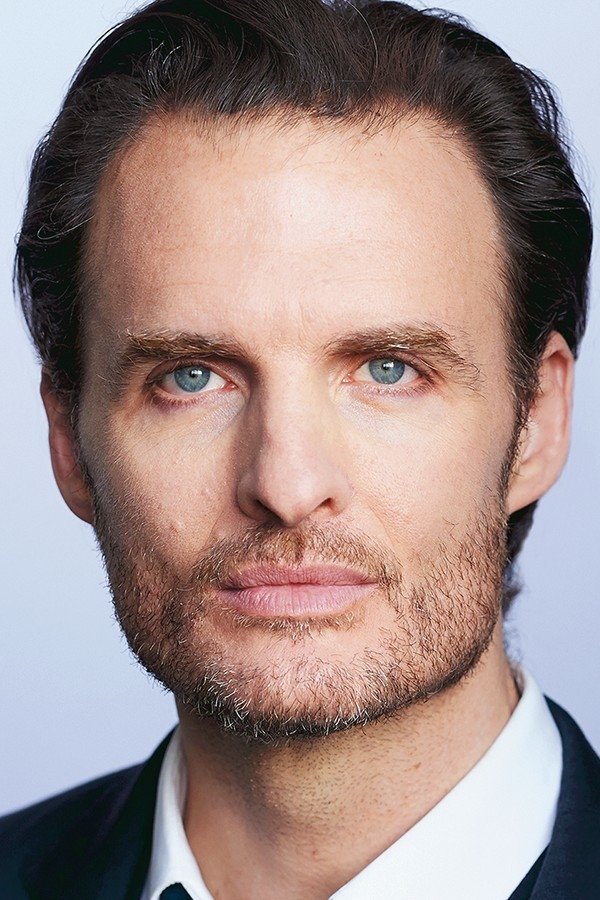 Greg Bryk - Billy
