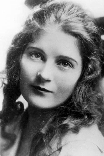 Mae Marsh - Mrs. O'Brien (uncredited)