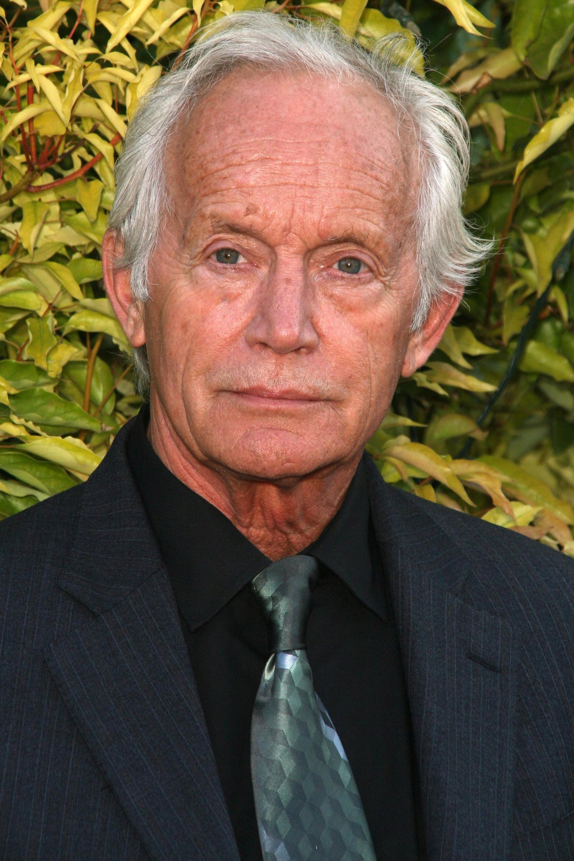 Lance Henriksen - Bishop