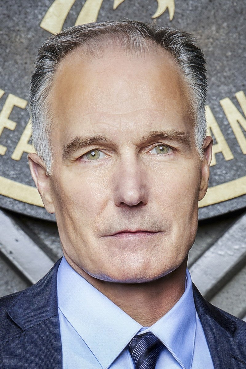 Patrick St. Esprit - Commander Thread
