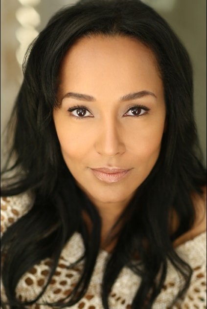 Ellen Ewusie - Madelaine