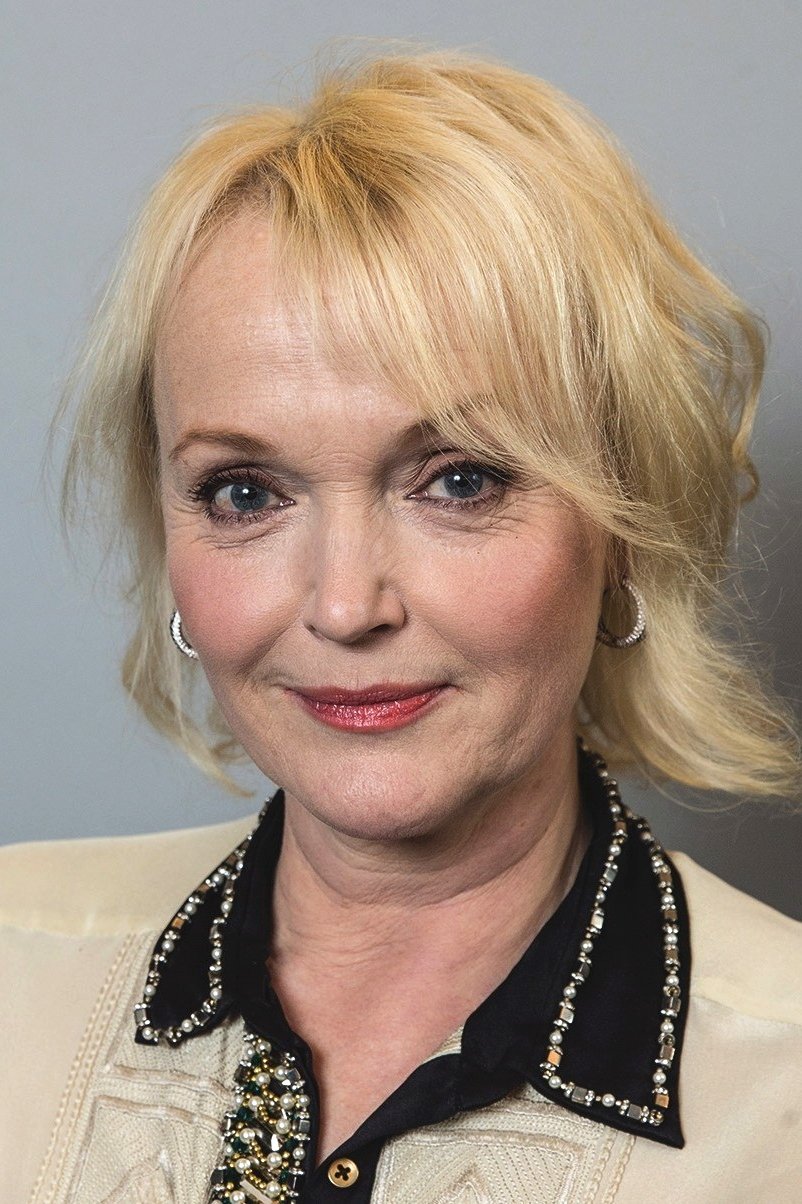 Miranda Richardson - Mrs. Victor