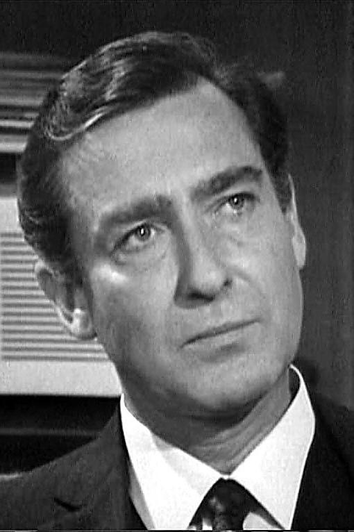 Guy Doleman - Detective (uncredited)