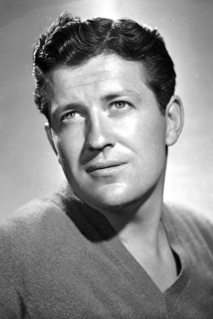 Russell Wade - Socialite at Scavenger Hunt (uncredited)