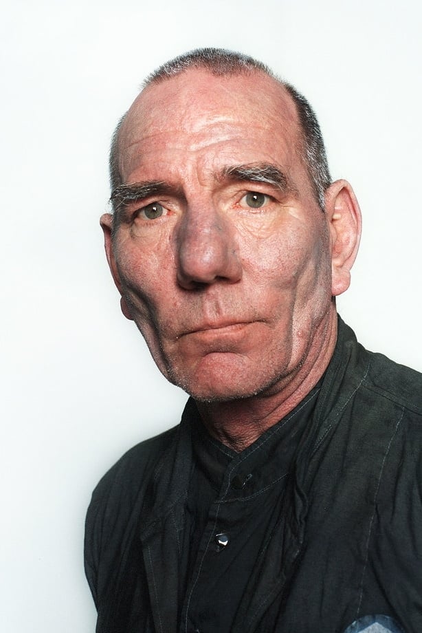 Pete Postlethwaite - Fergus "Fergie" Colm