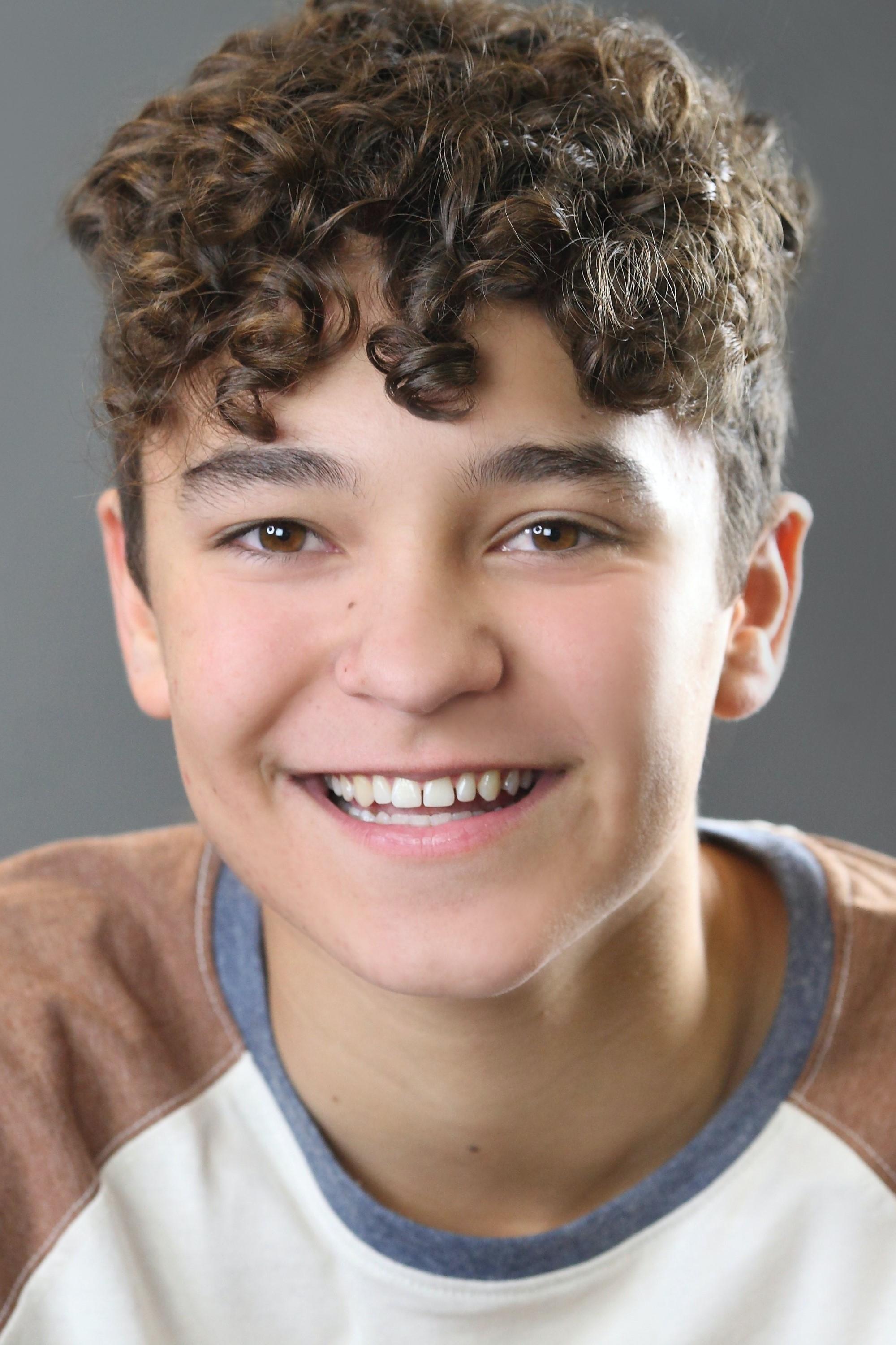 Pierce Gagnon - Young Fred (voice)