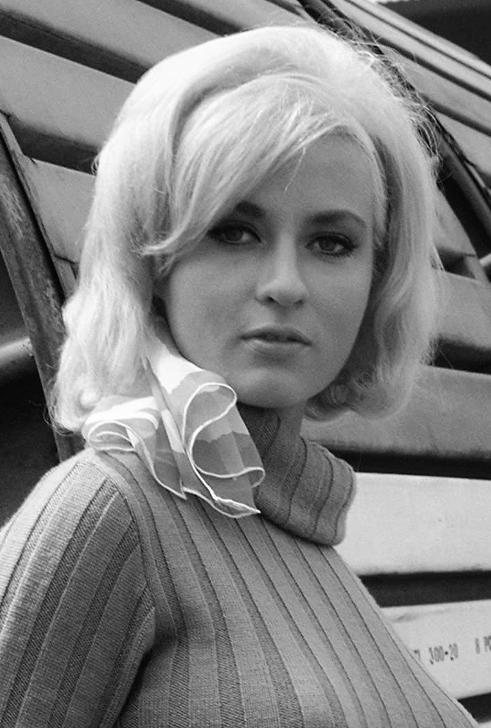 Lee Meredith - Ulla