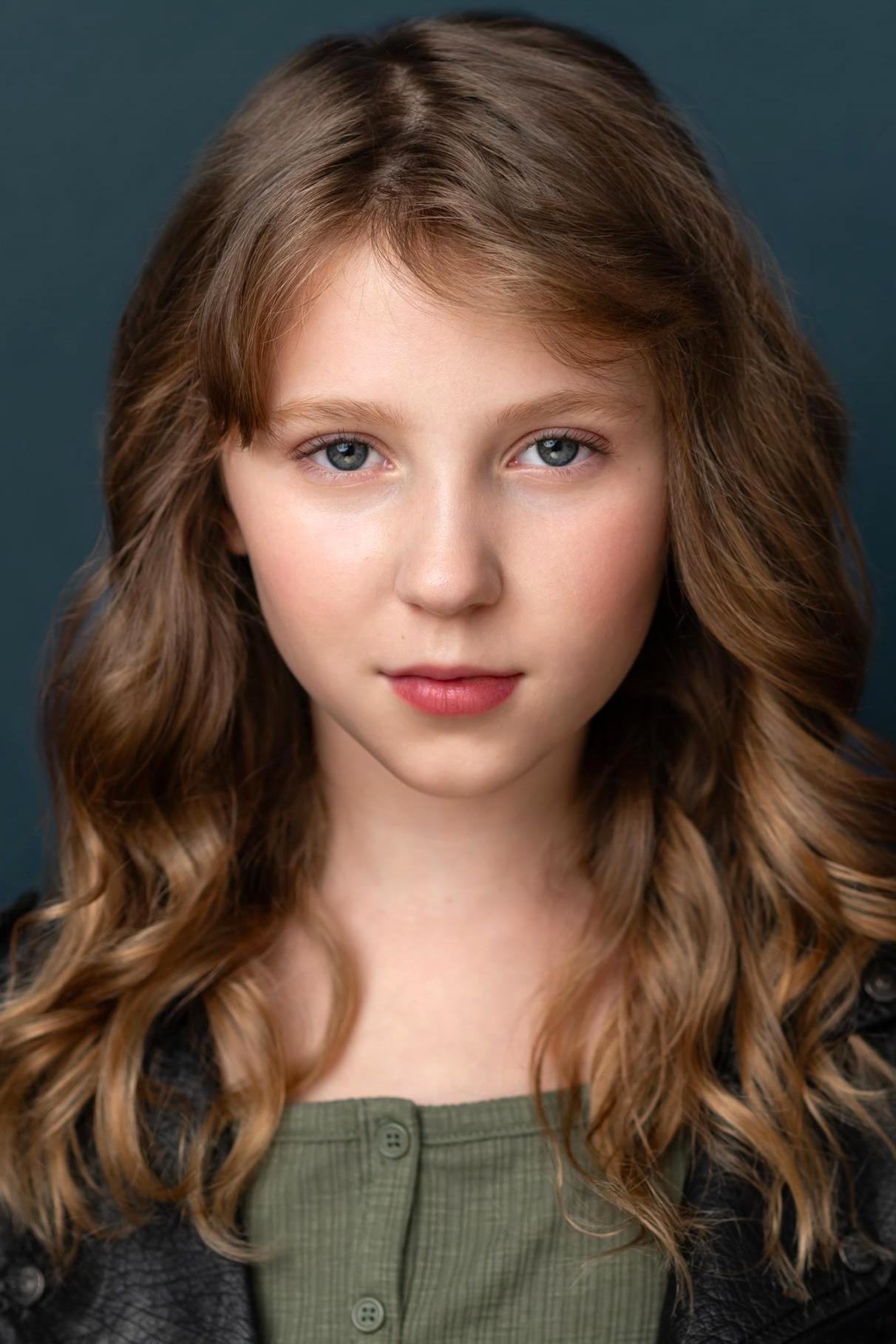 Adelyn Bruce - Bella