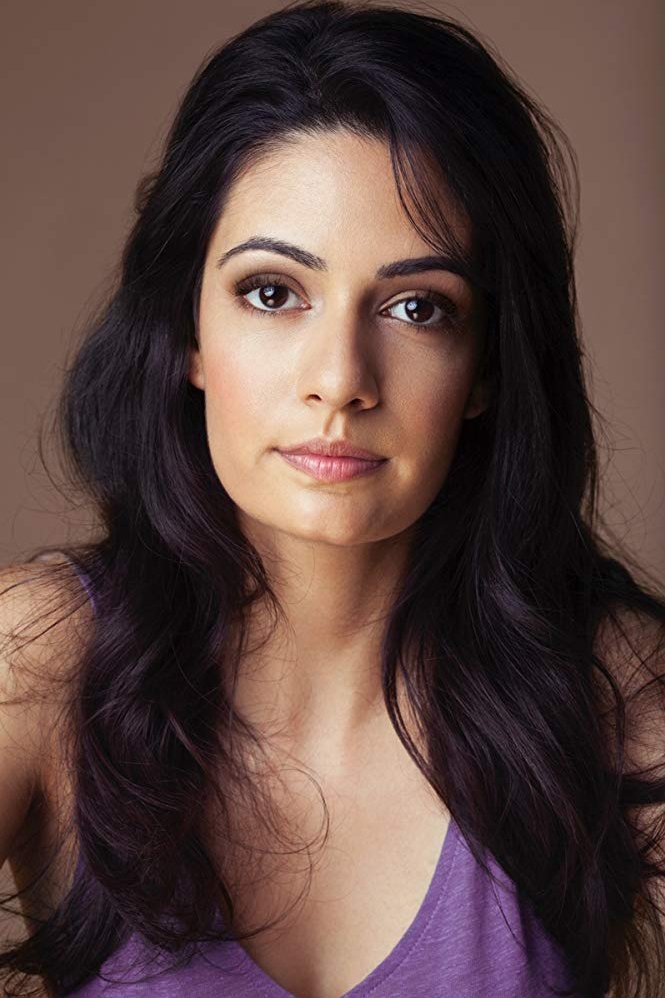 Maya Saroya - Beguiling Woman