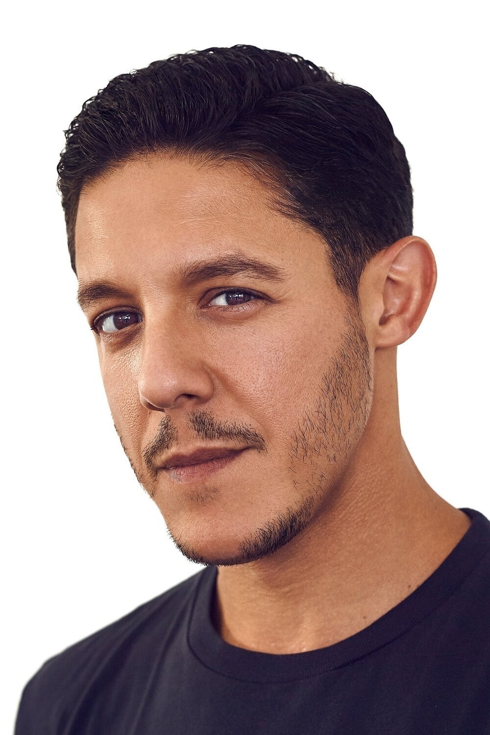 Theo Rossi - Officer Dominic Reyes