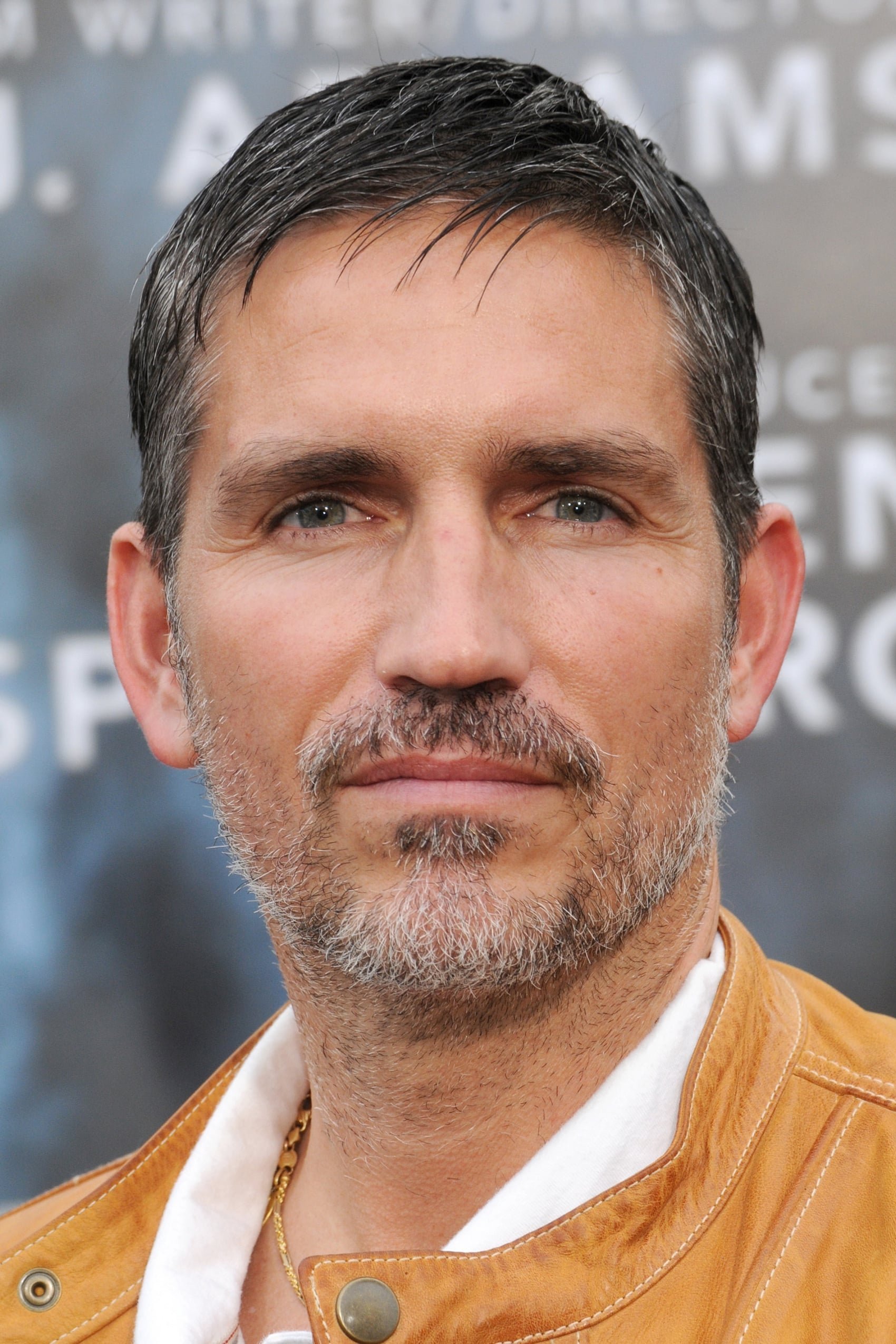 Jim Caviezel - John Sullivan