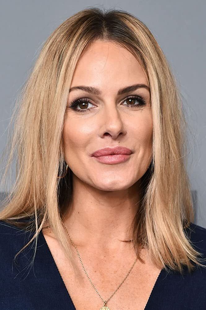 Monet Mazur - Maria