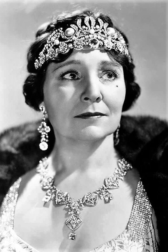 Margaret Dumont - Gloria Teasdale