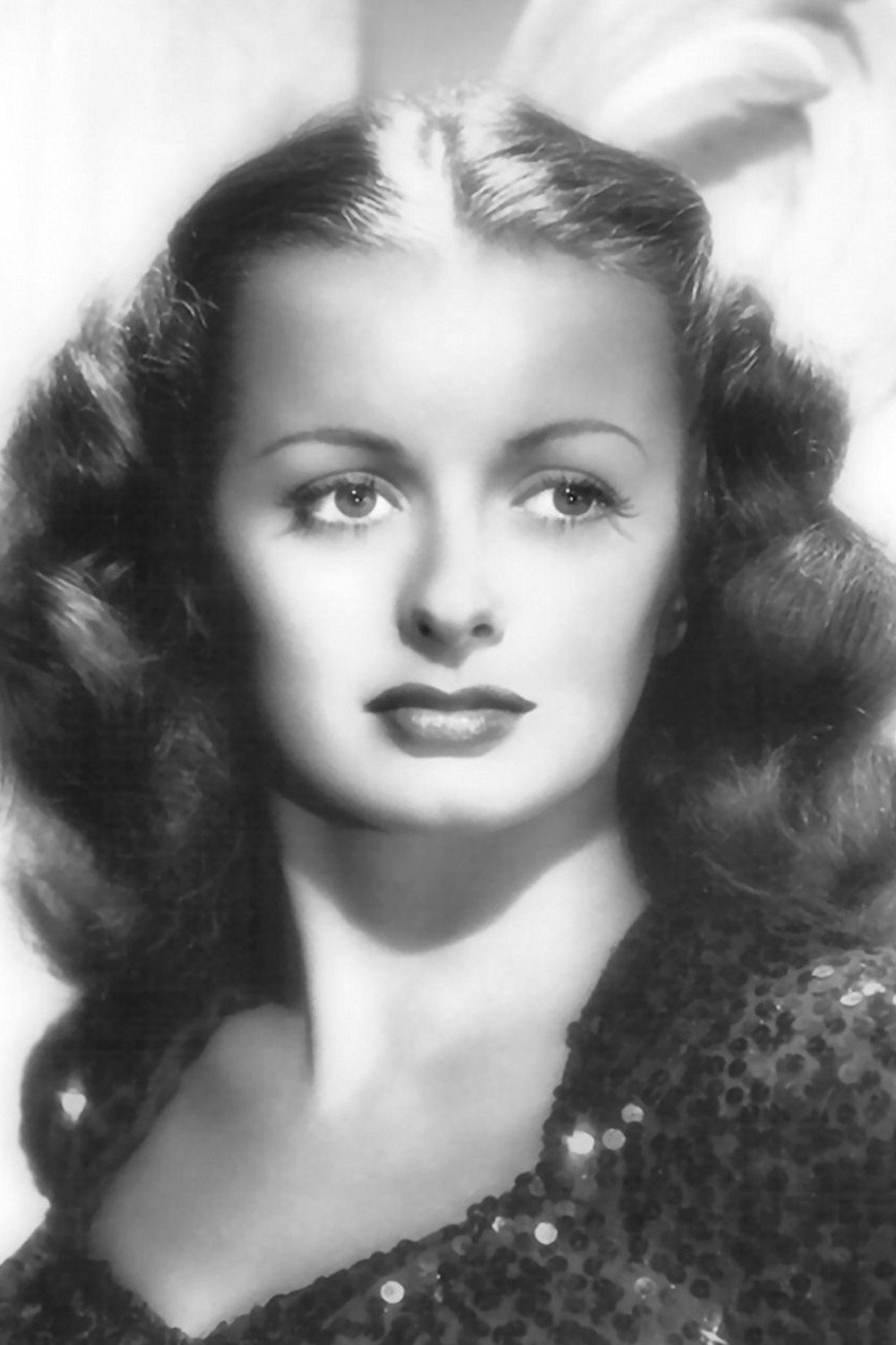 Noel Neill - Elevator Operator (uncredited)