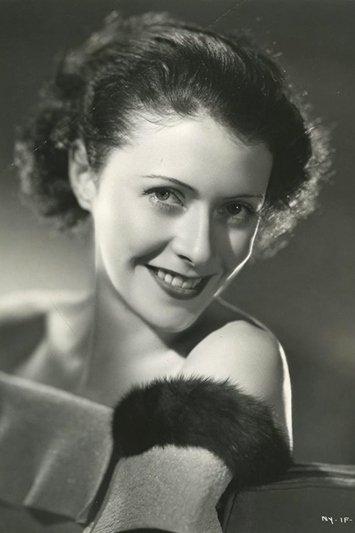 Molly Lamont - Barbara Vance