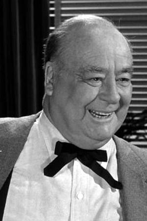 Dick Elliott - Kibbee (uncredited)
