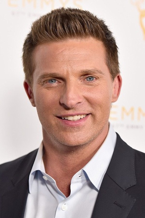 Steve Burton - Cap. Peretz