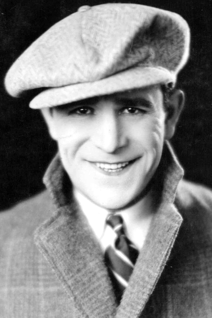 Buddy Roosevelt - Townsman (uncredited)