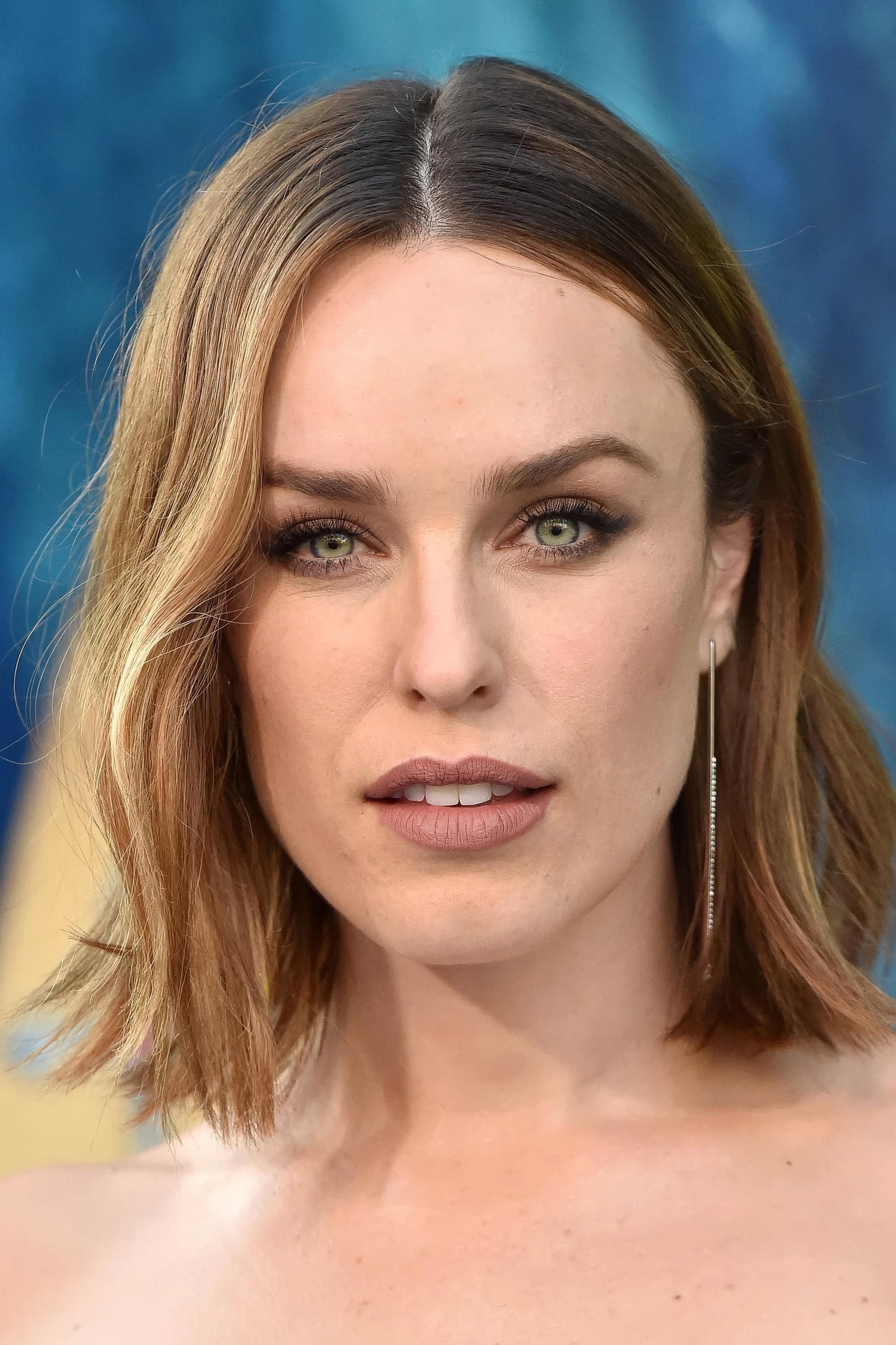 Jessica McNamee - Sonya Blade