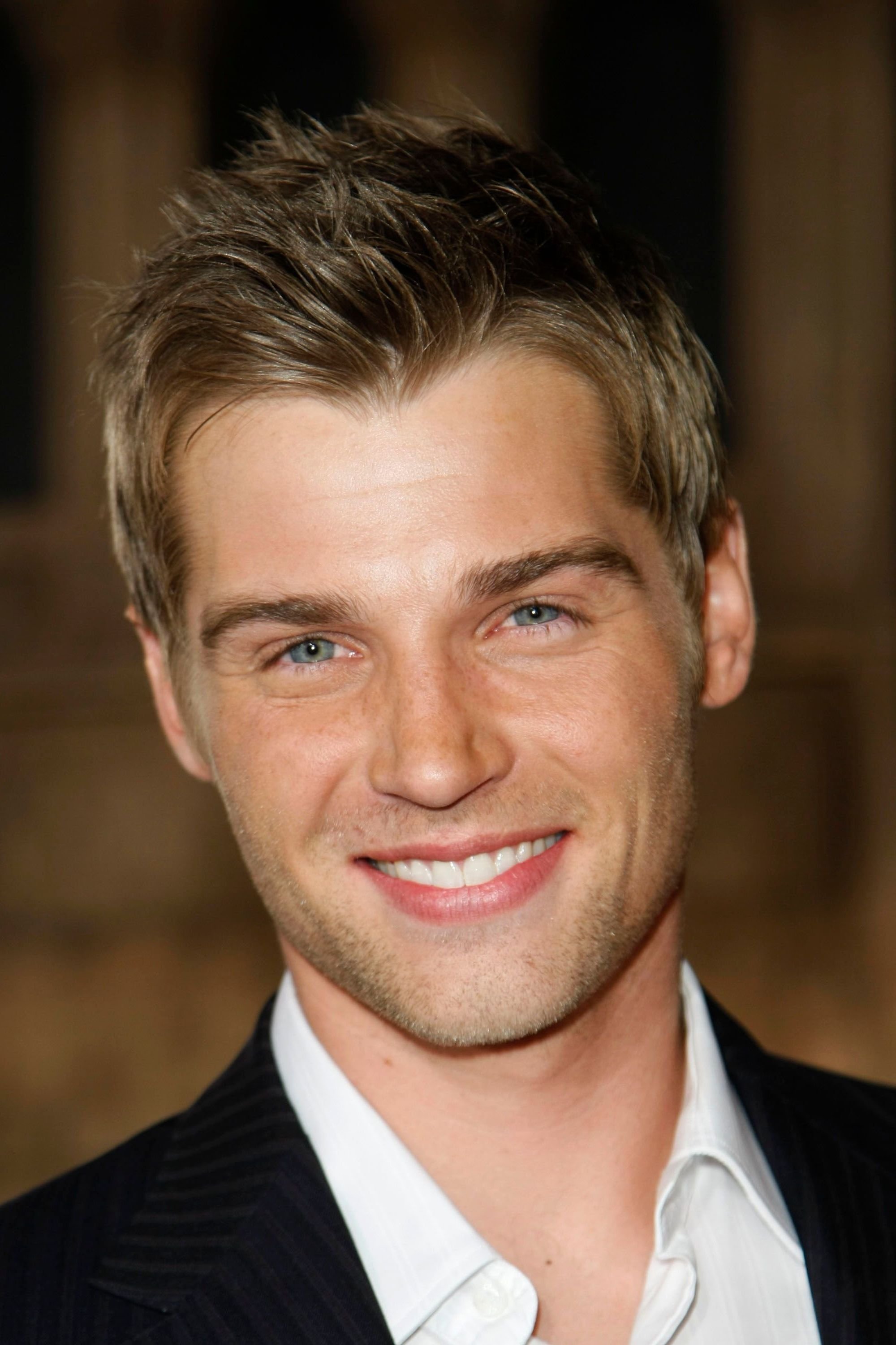 Mike Vogel - Johnny Foote