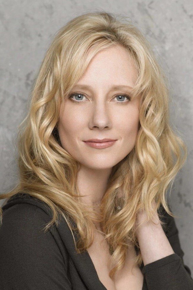 Anne Heche - Maggie Pistone