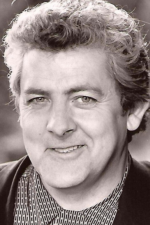 Peter Wight - Tom
