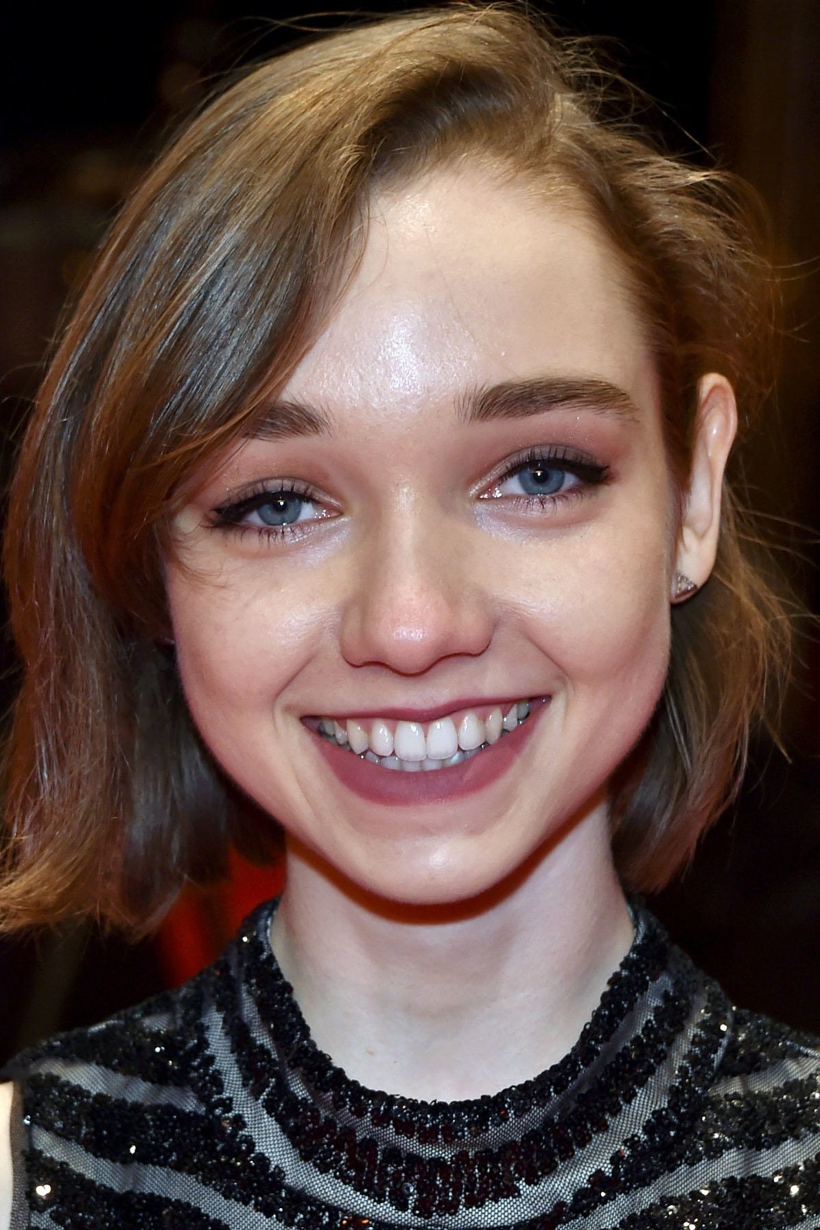 Julia Sarah Stone - Natalie "Honey Bee" Sorensen