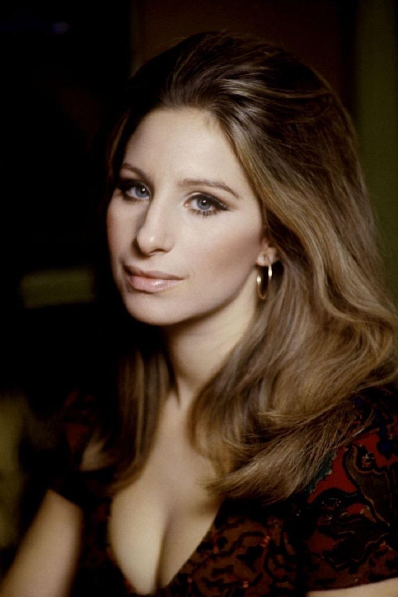 Barbra Streisand - Self (archive footage/photos)