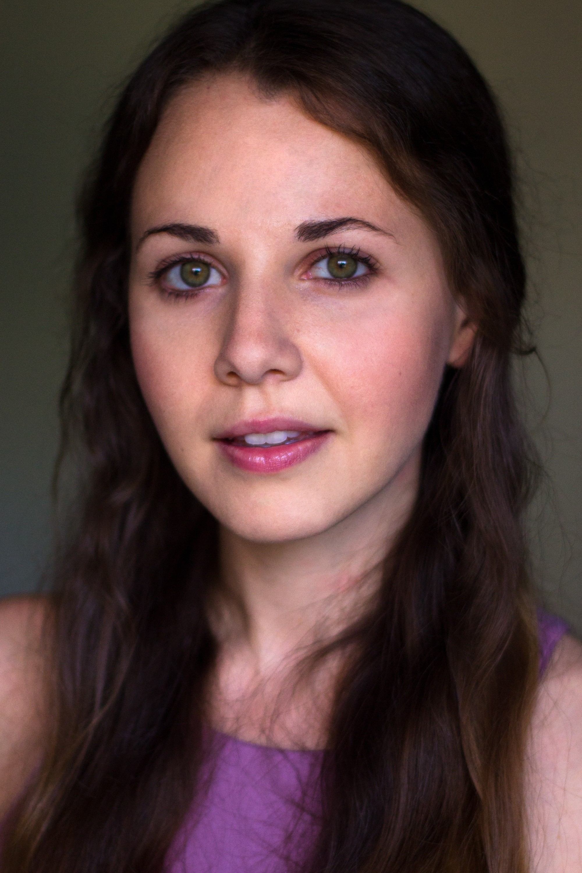 Alexandra  Sedlak - Carrie Hicks