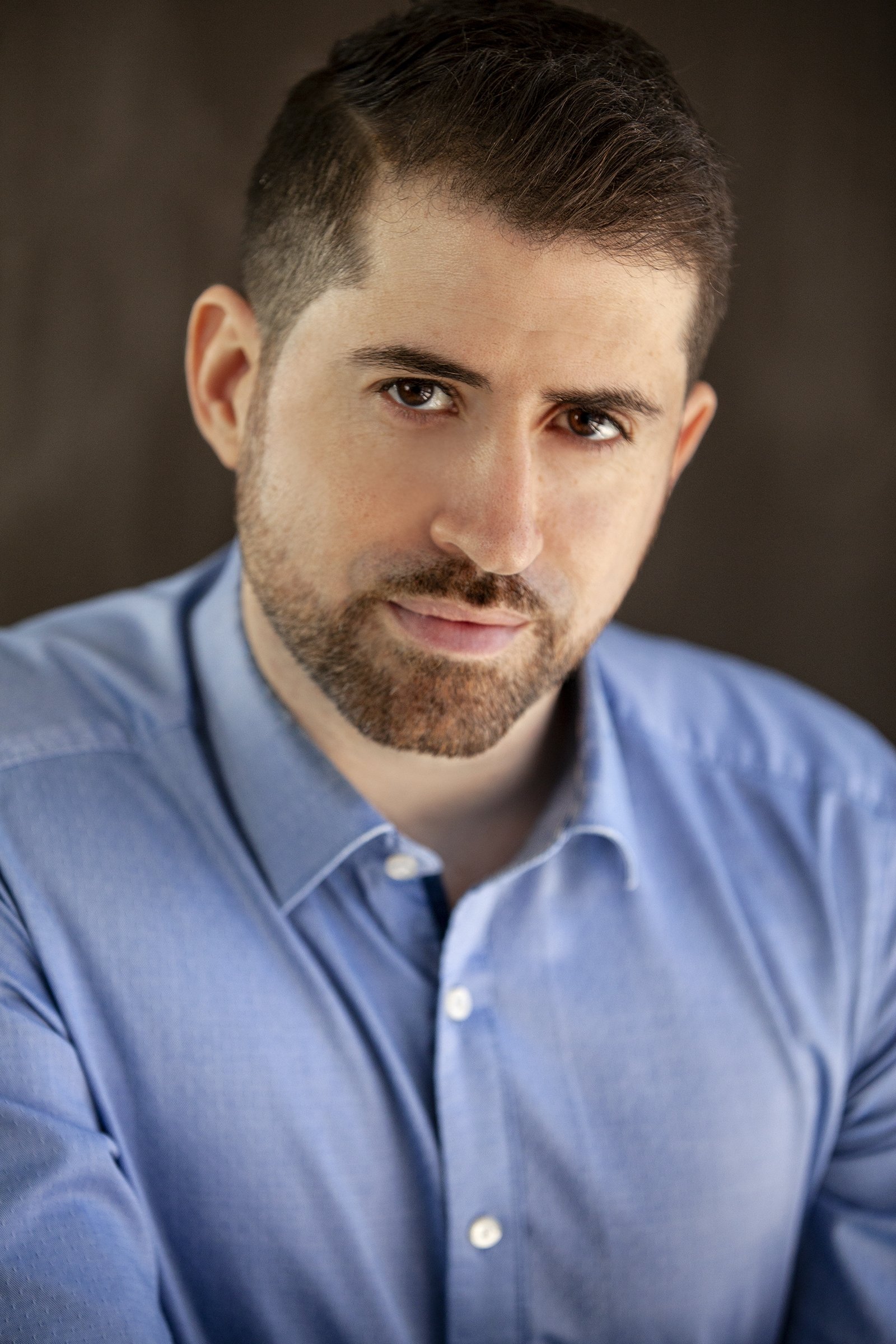 Nir Guzinski - Office Employee