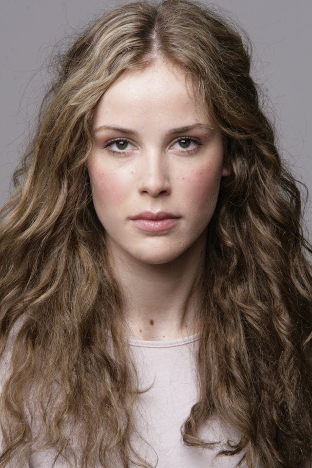 Carla Juri - Elizabeth Brundy