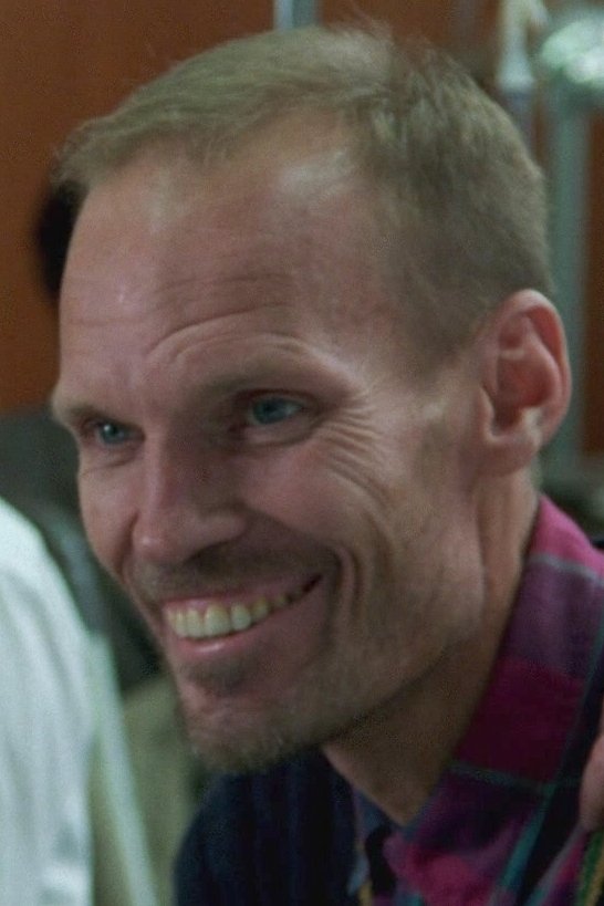 Daniel Chapman - Agent MacMillan