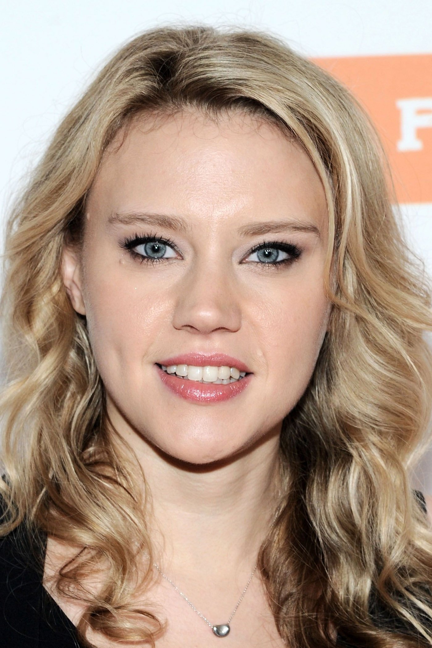 Kate McKinnon - Ms. Fiona Frizzle (voice)