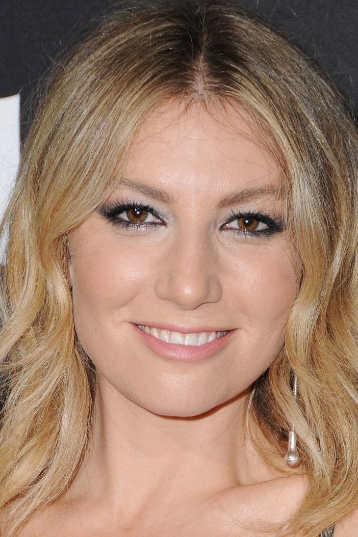 Ari Graynor - Eve Pigeon