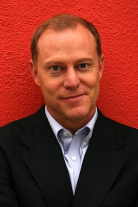 Tom Miller - Advertising Executive (uncredited)