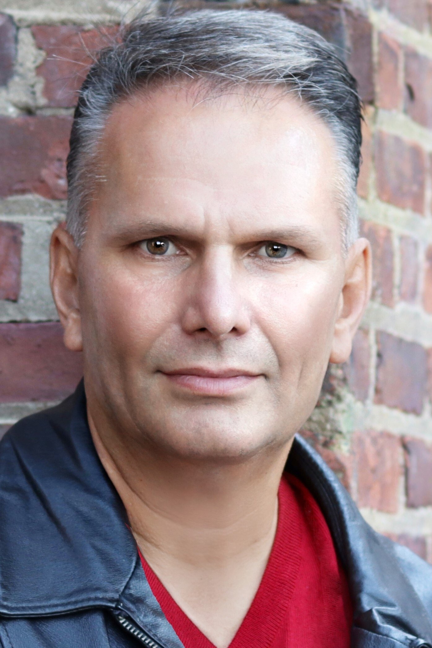 Tommy Bayiokos - Gotham City Police Officer (uncredited)