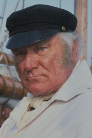 Howard Lang - Old Soldier (uncredited)