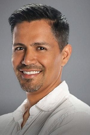 Jay Hernandez - Bonnie’s Dad (voice)