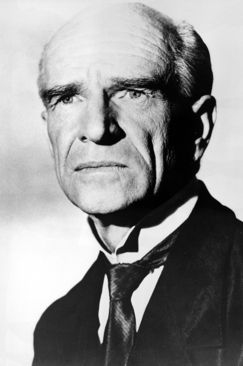 Ian Wolfe - Carter