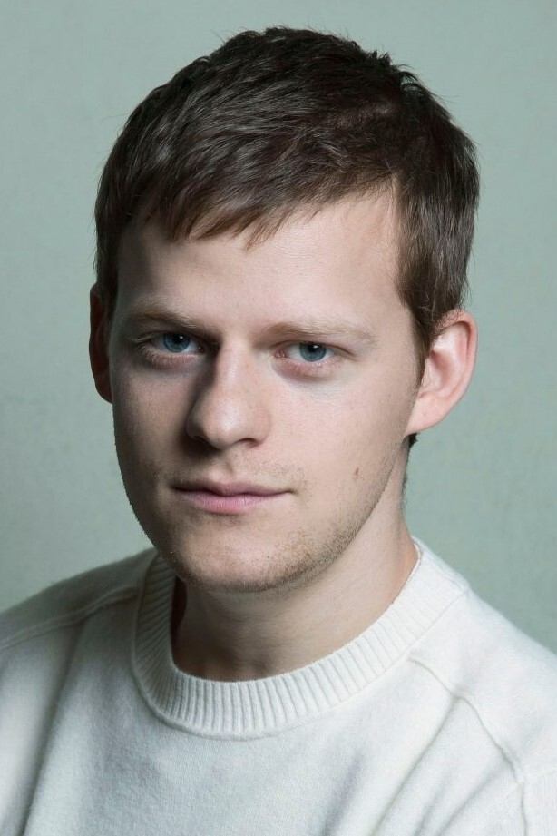 Lucas Hedges - Robbie Hayes