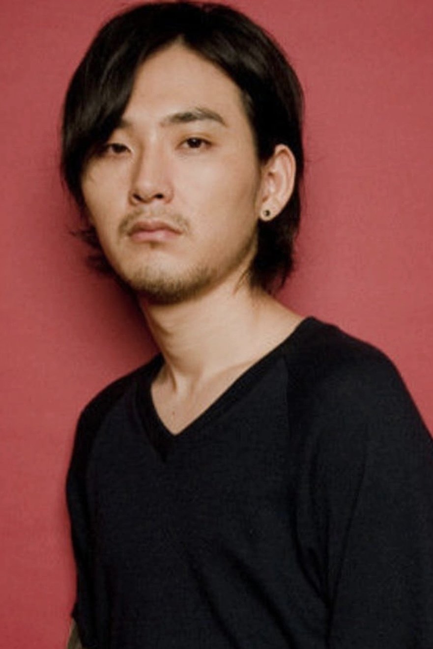 Ryuhei Matsuda - Junior Scientist 4 / Bartender (voice)