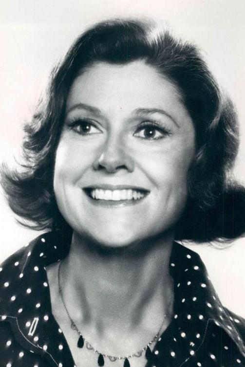 Elizabeth Wilson - Mrs. Braddock