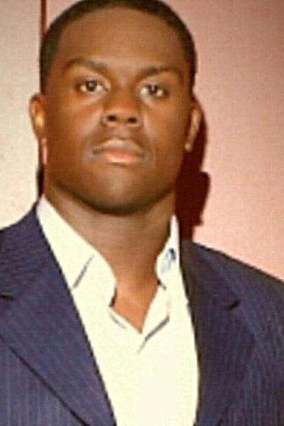 Michael Love Toliver - FBI Agent (uncredited)
