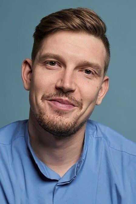 Henrik Kalmet - Medic