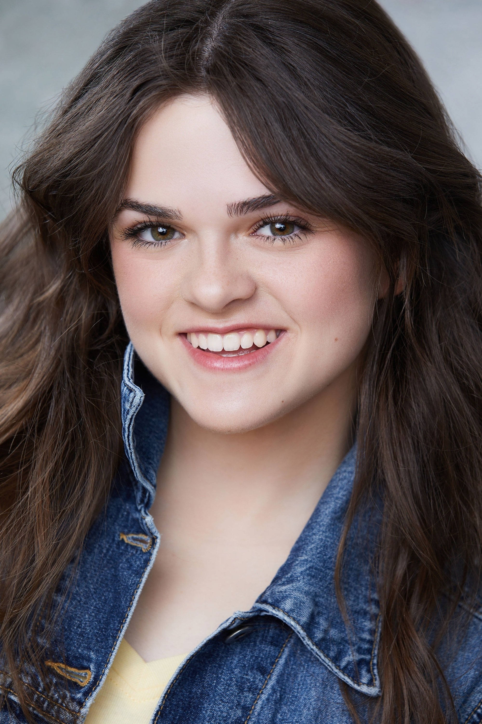 Hadley Gannaway - Young Anna (voice)