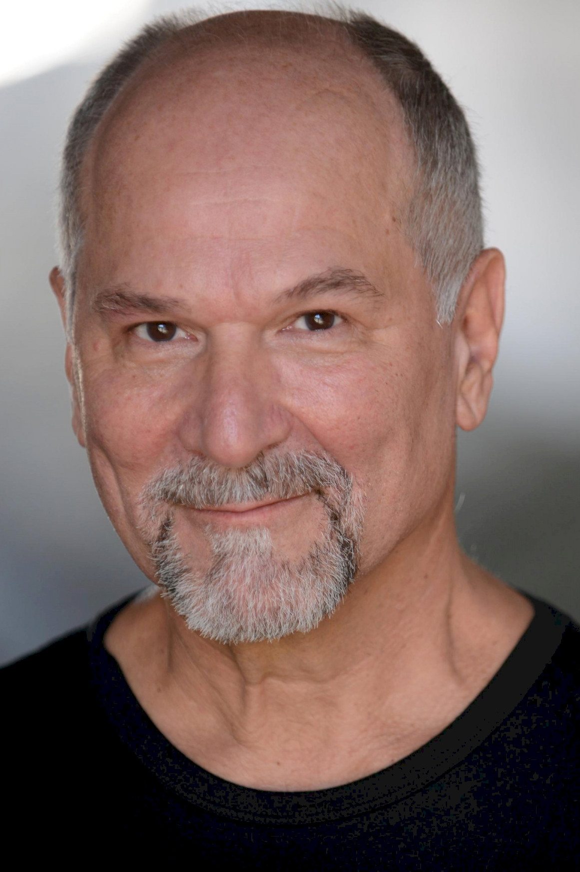 John Kapelos - Chief Chauncey O'Connor