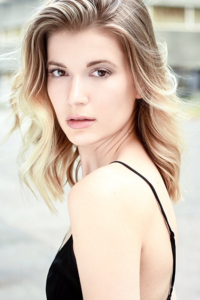 Emma Johnson - Annabeth Campbell