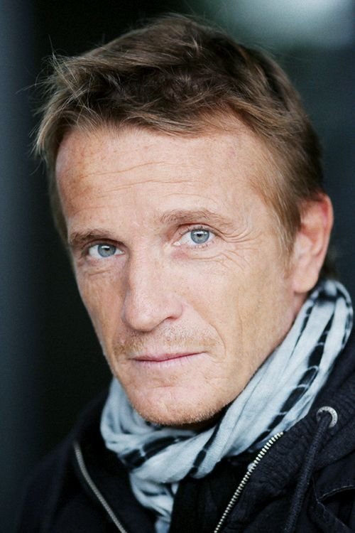 François Montagut - Narrator French version (voice)