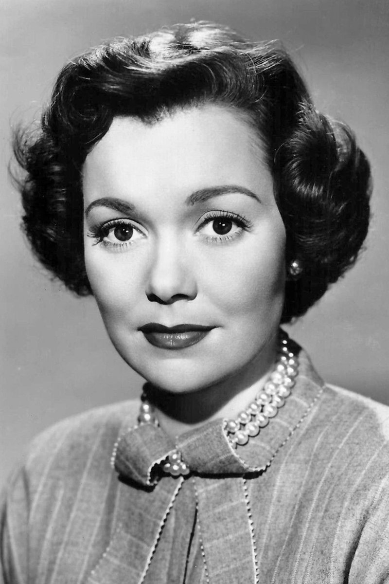 Jane Wyman - Socialite (uncredited)